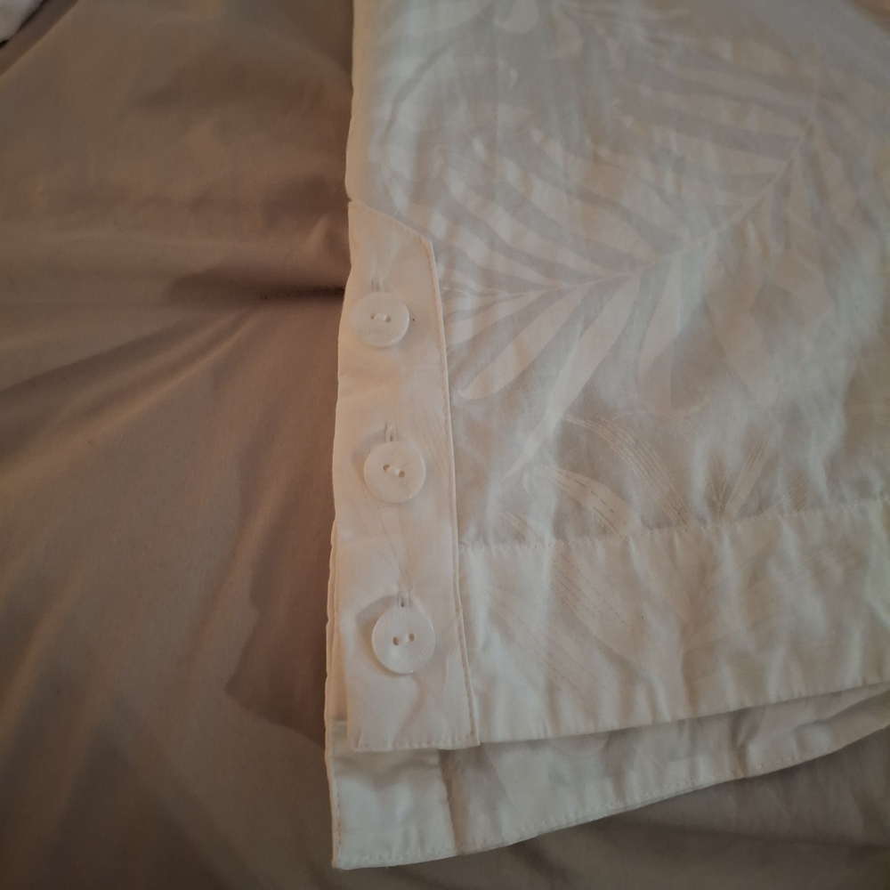 Foxcroft Women's Cream Leaf Pattern Tunic Shirt - Picture 6 of 10